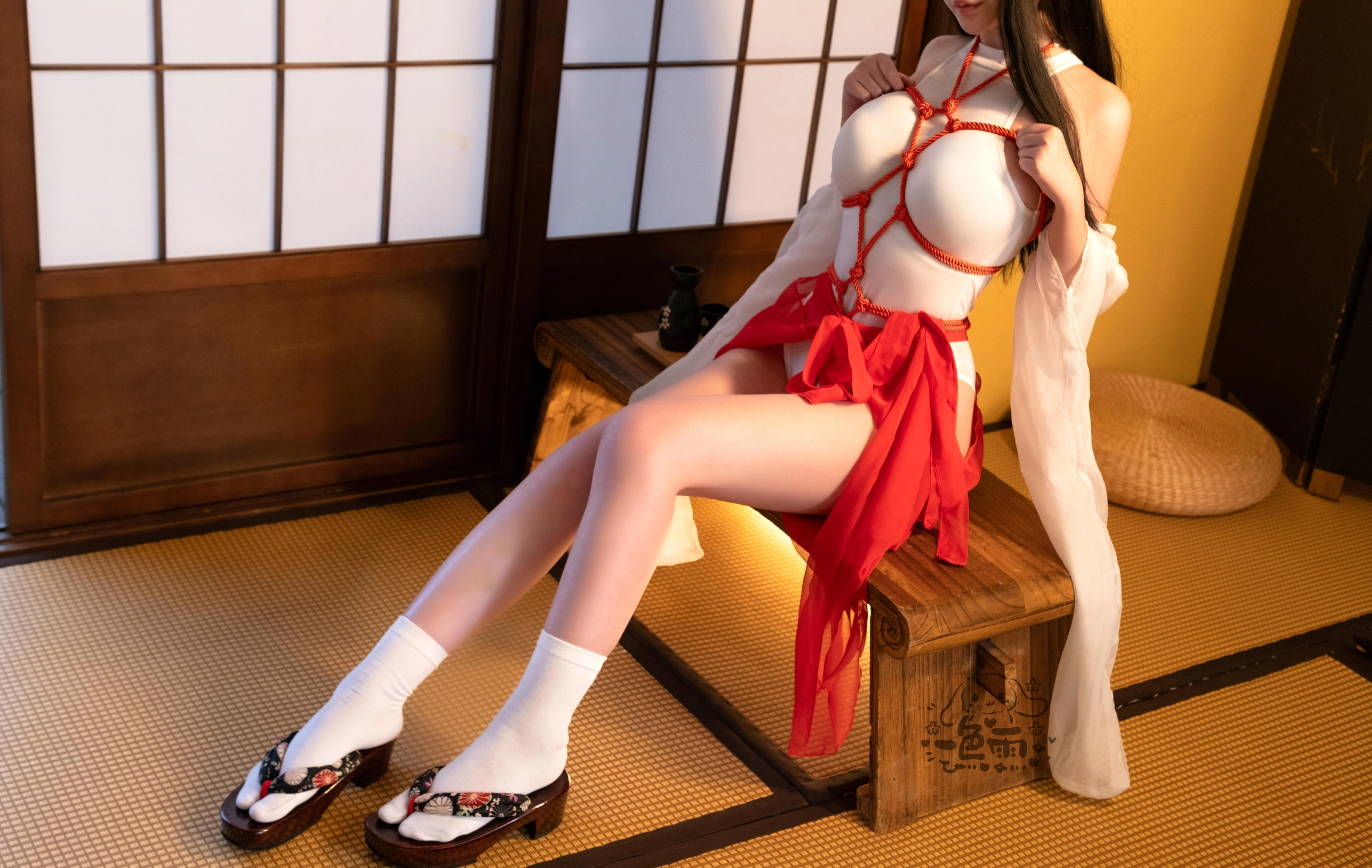 一色雨 - 捆绑巫女