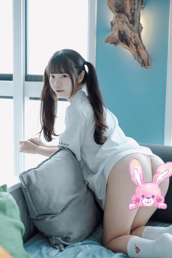 可可小白兔 - 捕獲一隻沒穿褲褲の小白兔🐰